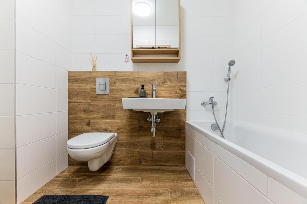 Liptovský Hrádok Apartman Troika מראה חיצוני תמונה