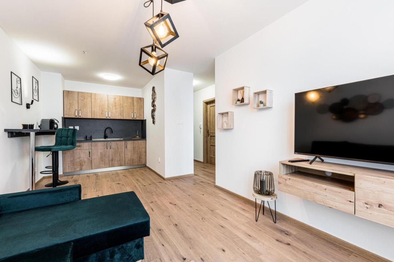 Liptovský Hrádok Apartman Troika מראה חיצוני תמונה