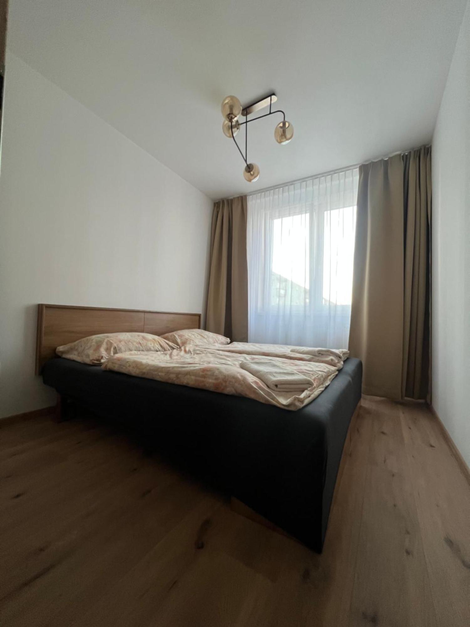 Liptovský Hrádok Apartman Troika מראה חיצוני תמונה